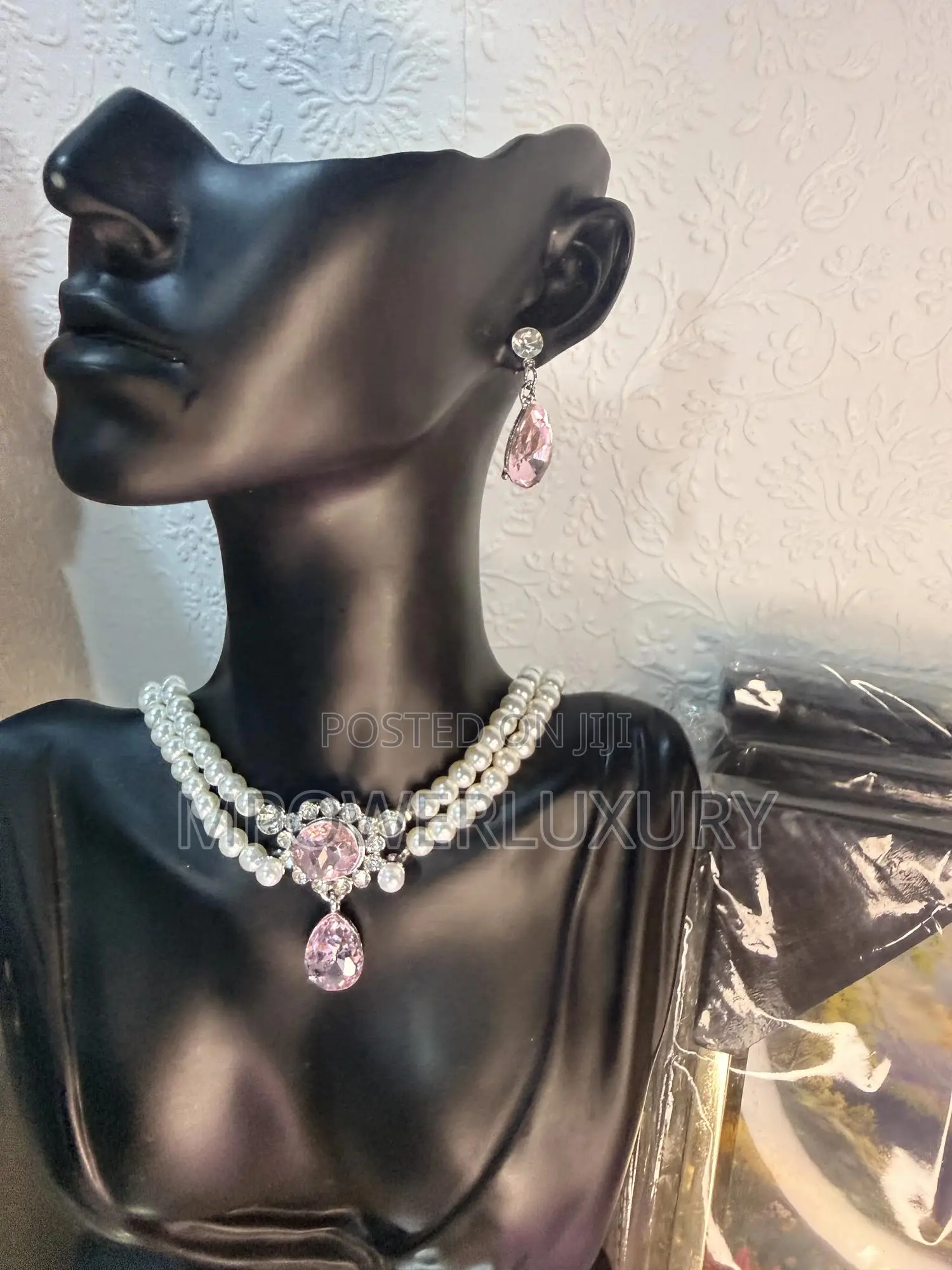 Pinky Trade Pearls Beaded