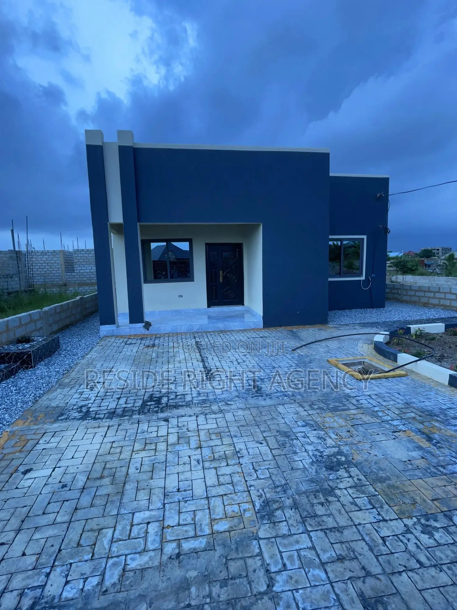 3bdrm House in Pokuase for sale