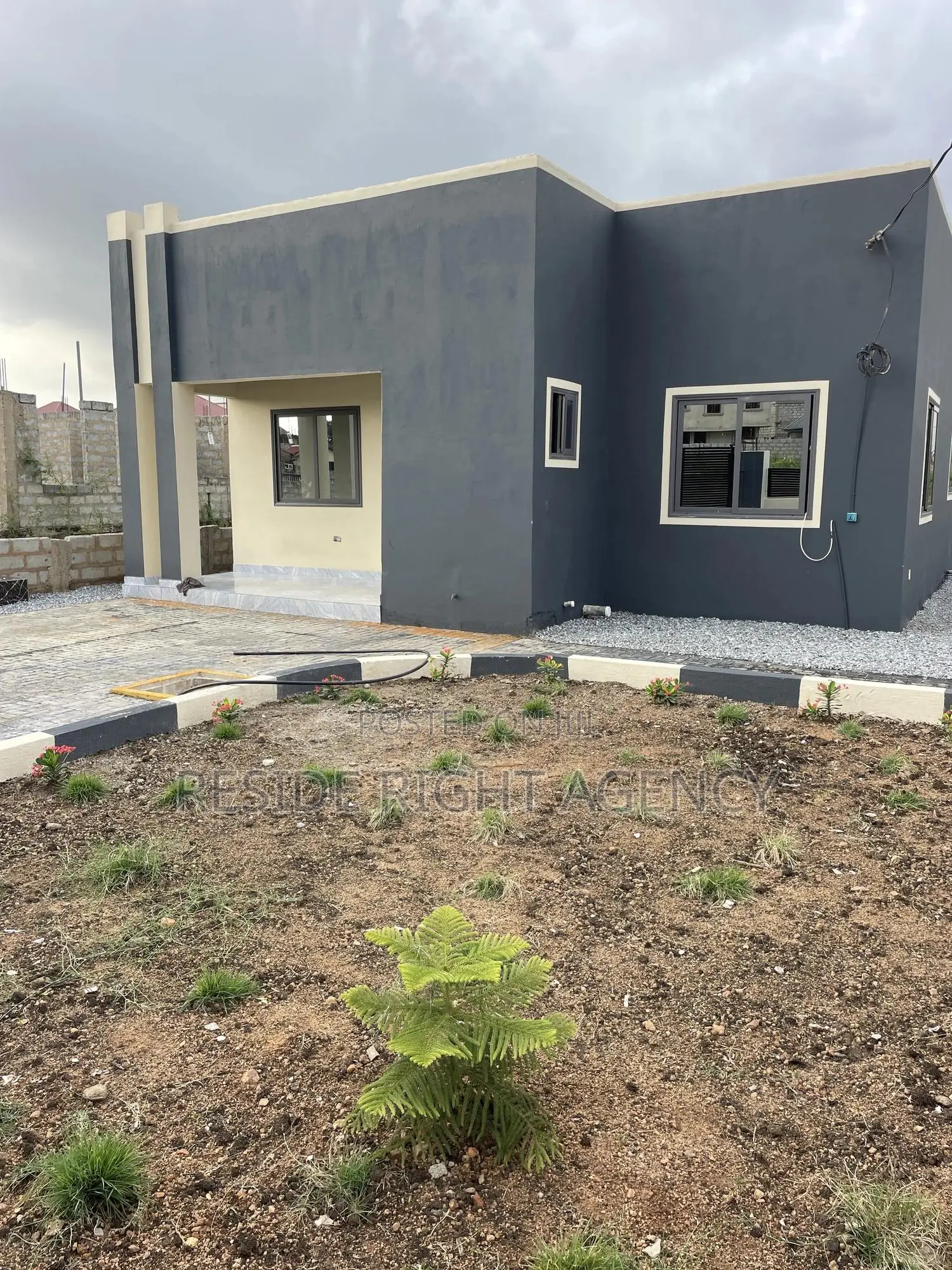 3bdrm House in Pokuase for sale