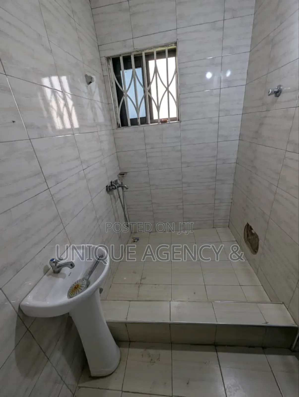 3bdrm Bungalow in Oyarifa for sale