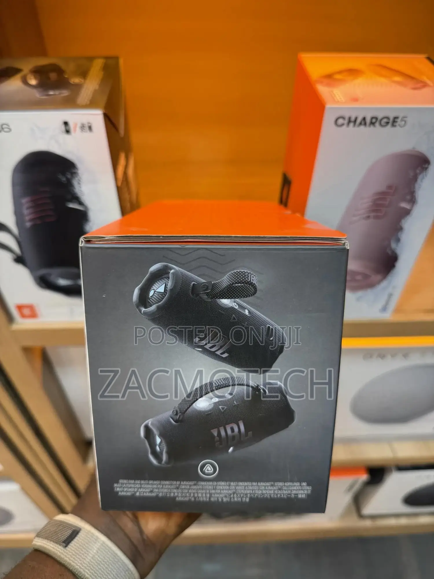JBL Charge 6