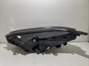 2023 - 2025 Honda Cr-v Chrome Trim Home Used Right Passenger Headlight