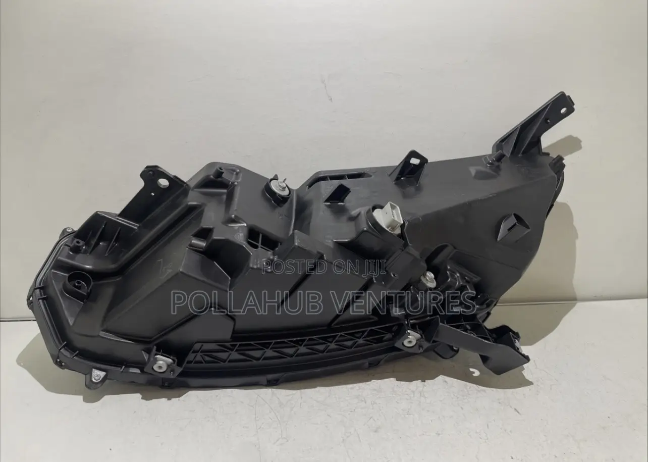 2023 - 2025 Honda Cr-v Chrome Trim Home Used Right Passenger Headlight