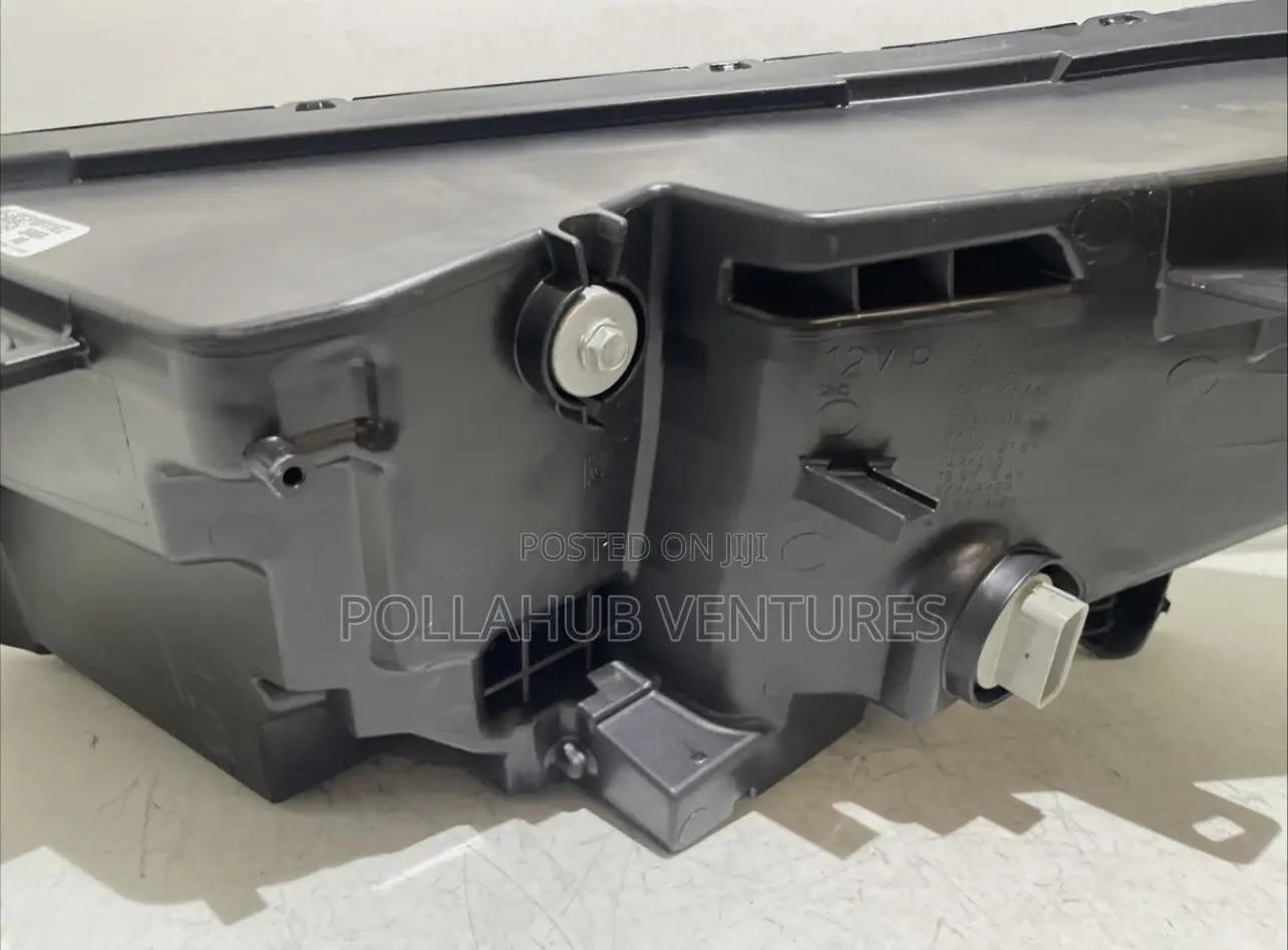 2023 - 2025 Honda Cr-v Chrome Trim Home Used Right Passenger Headlight