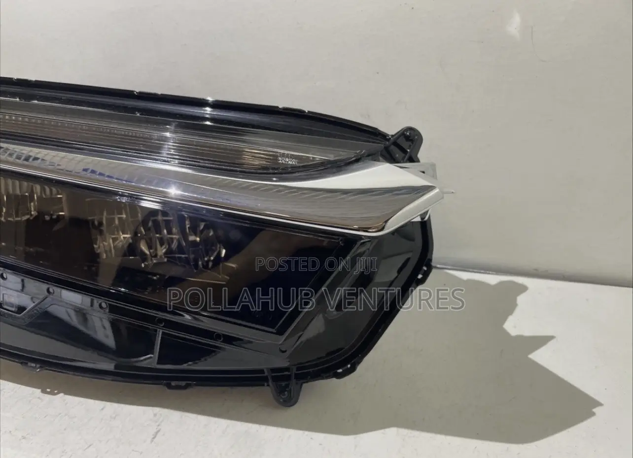 2023 - 2025 Honda Cr-v Chrome Trim Home Used Right Passenger Headlight