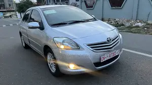 Toyota Belta 2010 Silver