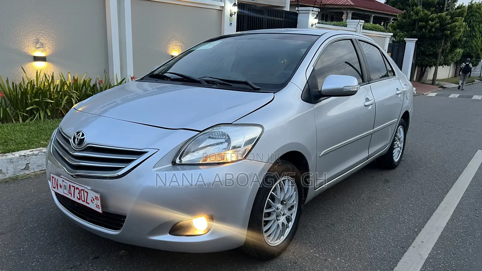 Toyota Belta 2010 Silver