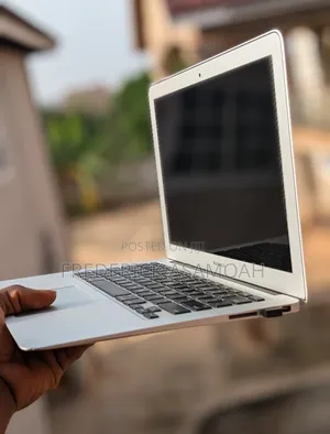 Laptop Apple MacBook Air 2017 8GB Intel SSD 128GB