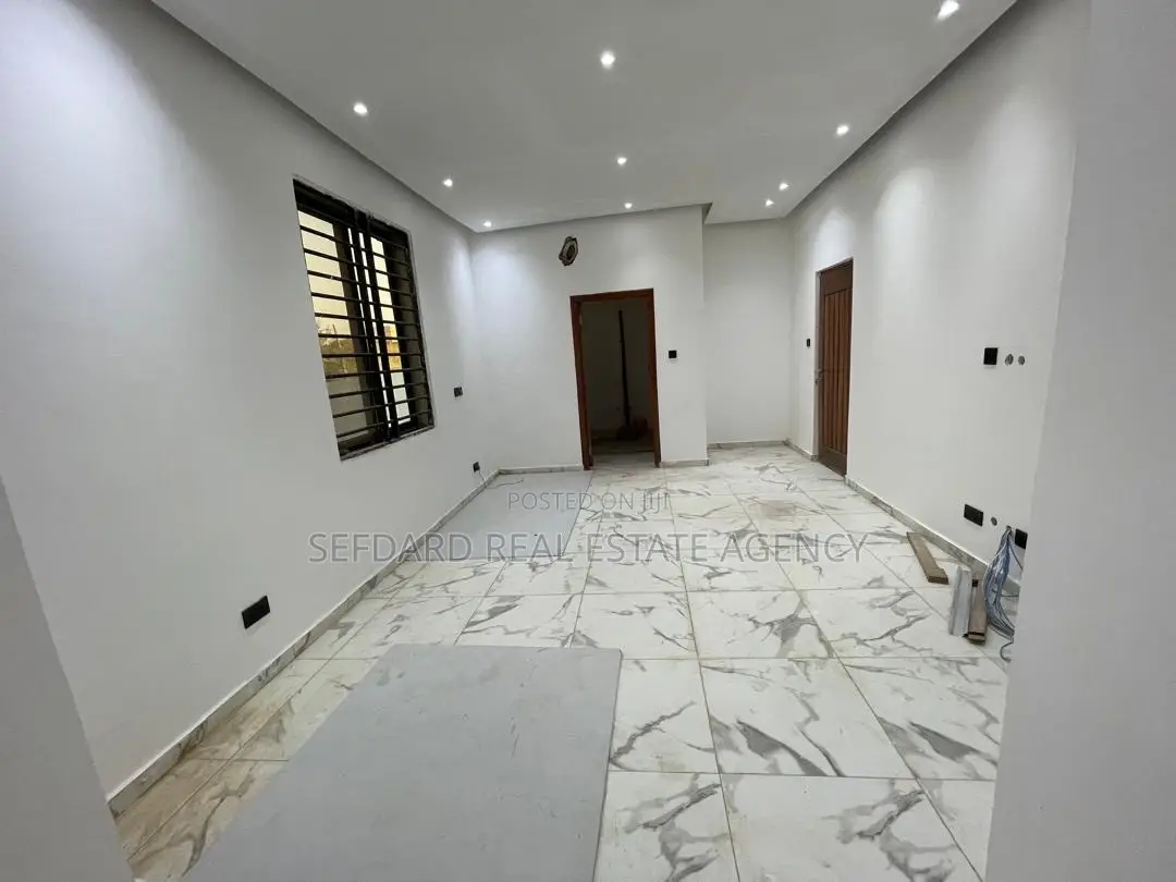 3bdrm House in Pokuase for sale