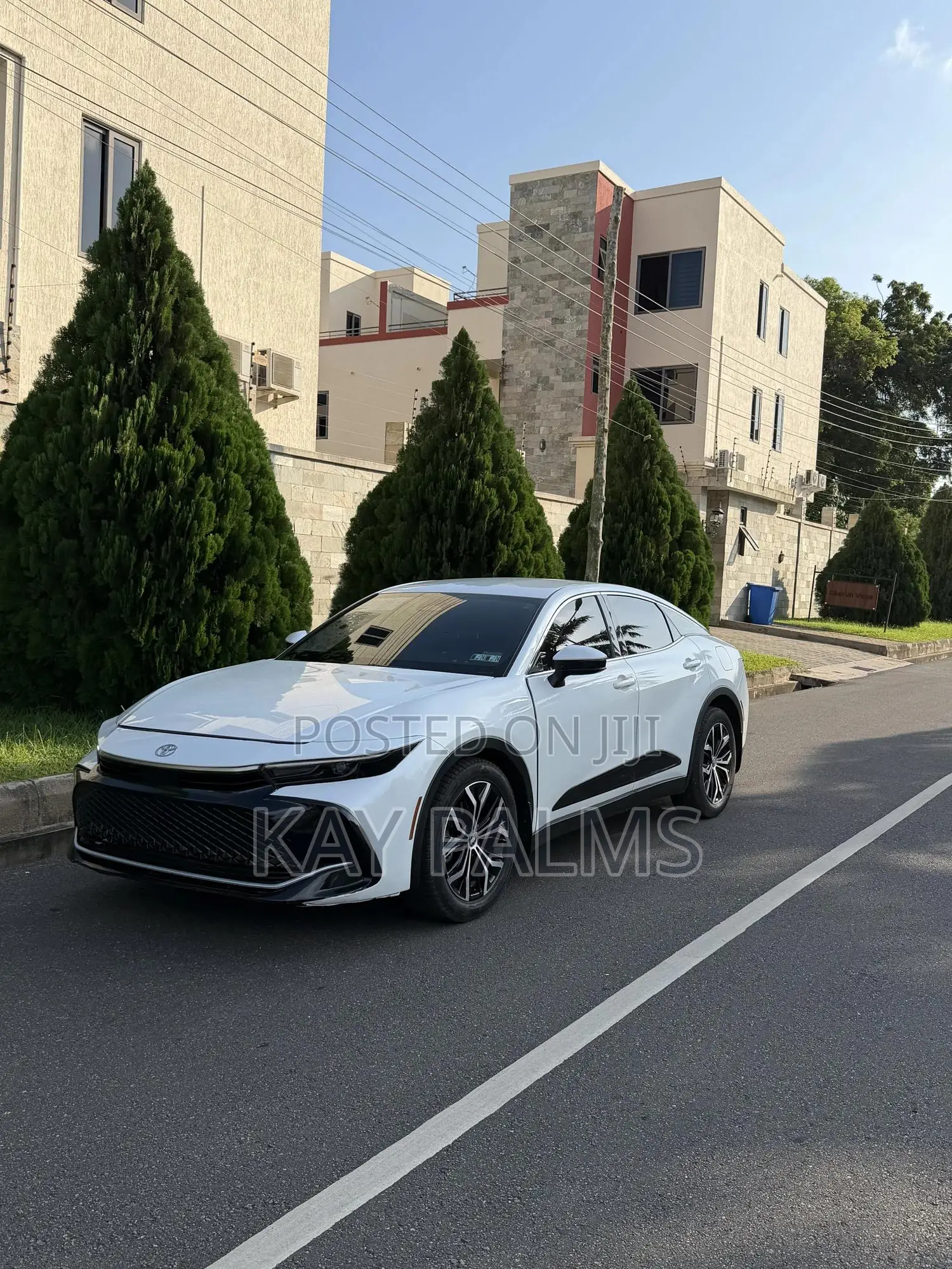 Toyota Crown 2024 White