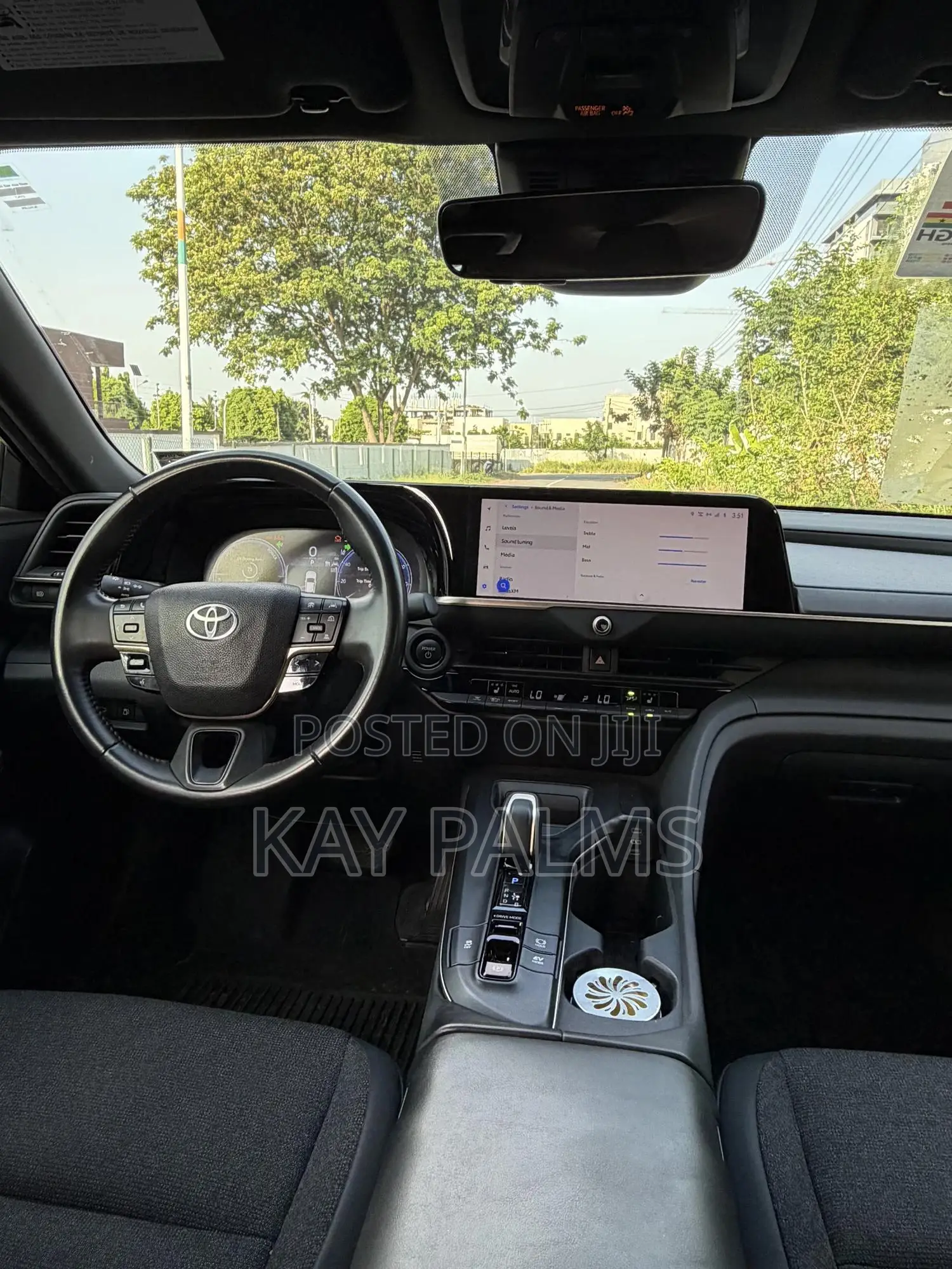 Toyota Crown 2024 White