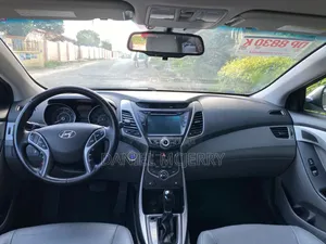 Hyundai Elantra Limited 4dr Sedan (1.8L 4cyl 6A) 2015 Silver
