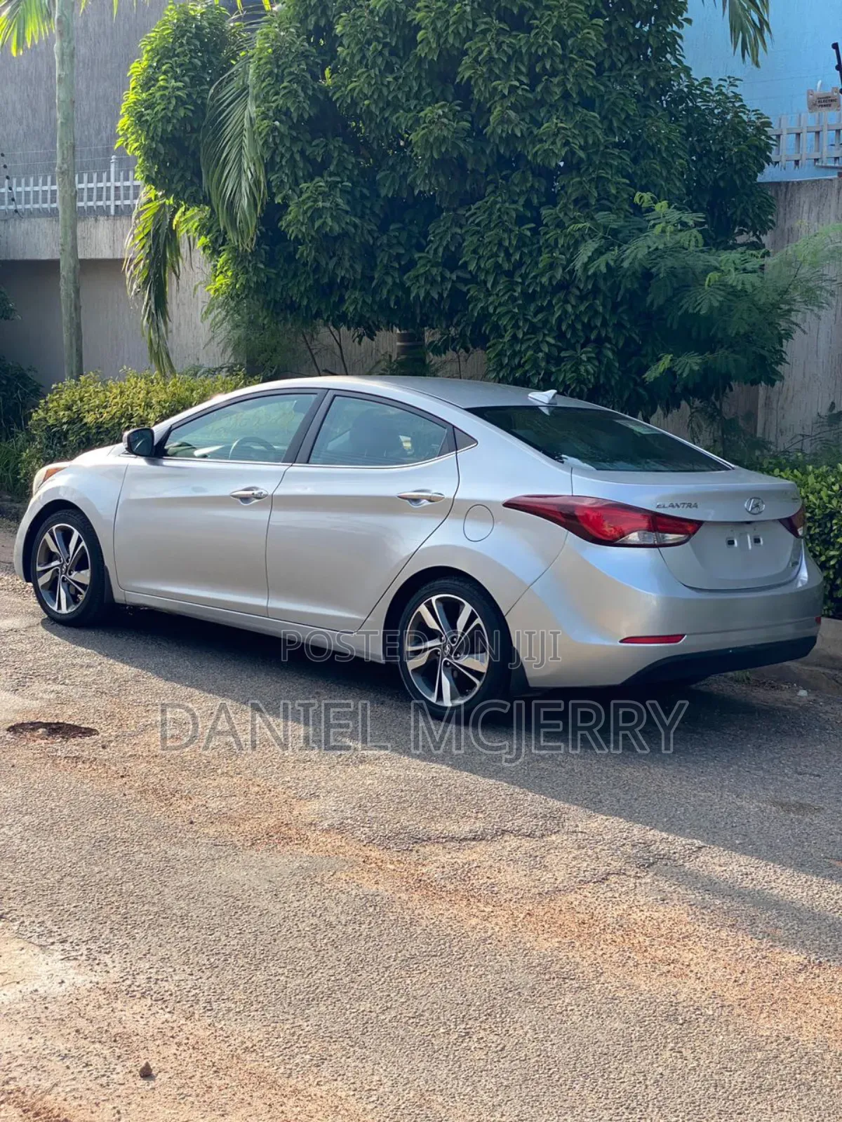 Hyundai Elantra Limited 4dr Sedan (1.8L 4cyl 6A) 2015 Silver