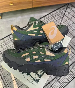 Asics Gel-Pickax Modern Safari Sneakers