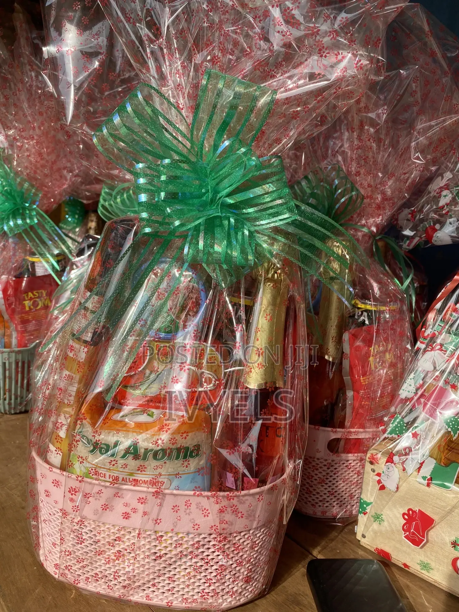Cooperate and Individual Hampers for Sale