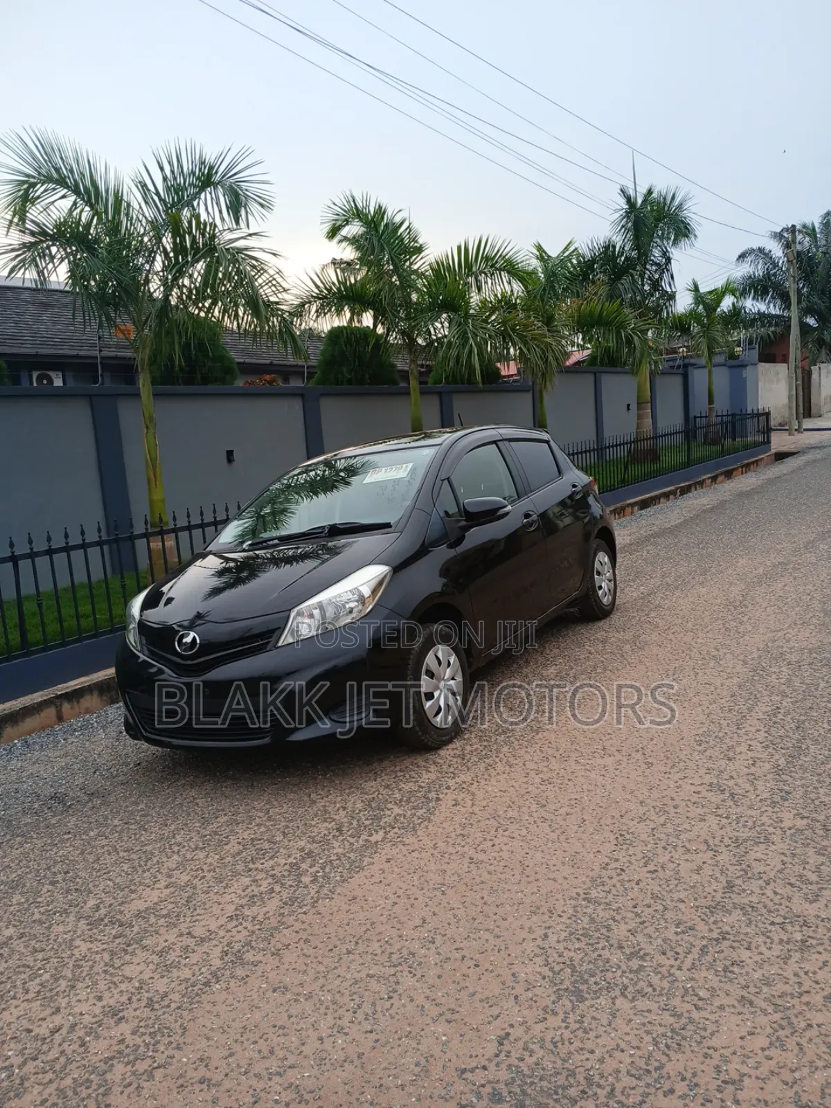 Toyota Vitz 1.3 AWD 5dr 2013 Black