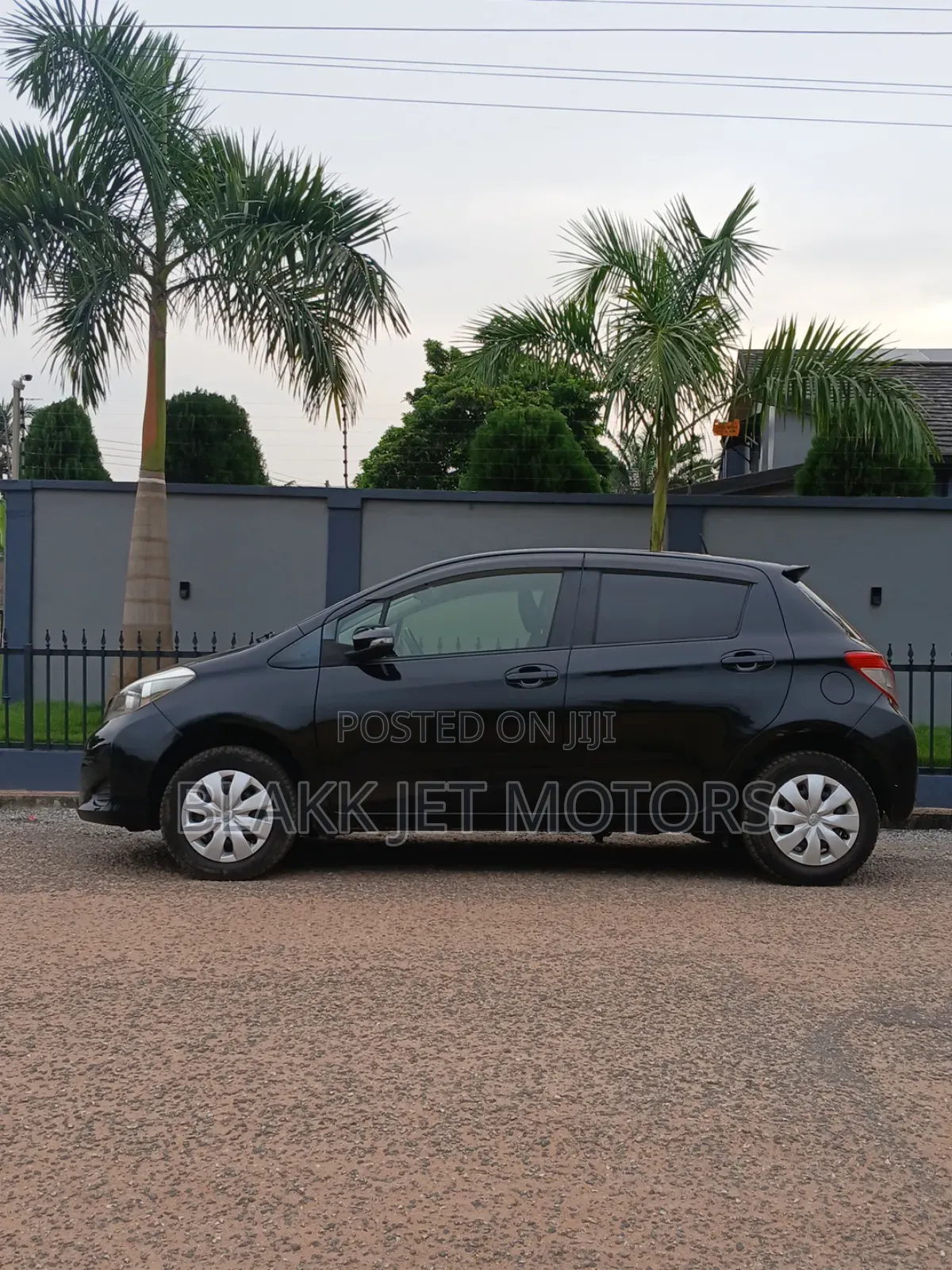 Toyota Vitz 1.3 AWD 5dr 2013 Black