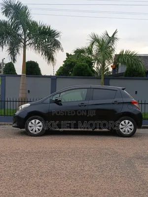 Toyota Vitz 1.3 AWD 5dr 2013 Black