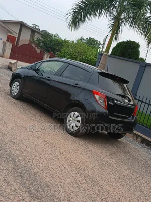 Toyota Vitz 1.3 AWD 5dr 2013 Black