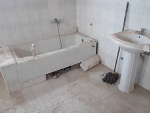 5bdrm House in Tetegu for sale