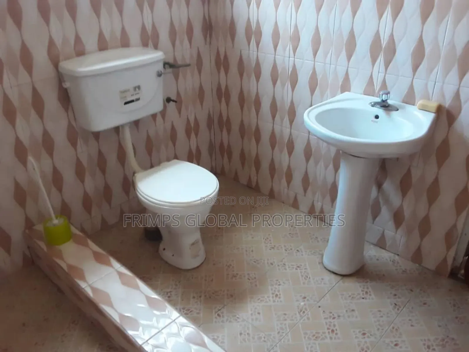 5bdrm House in Tetegu for sale