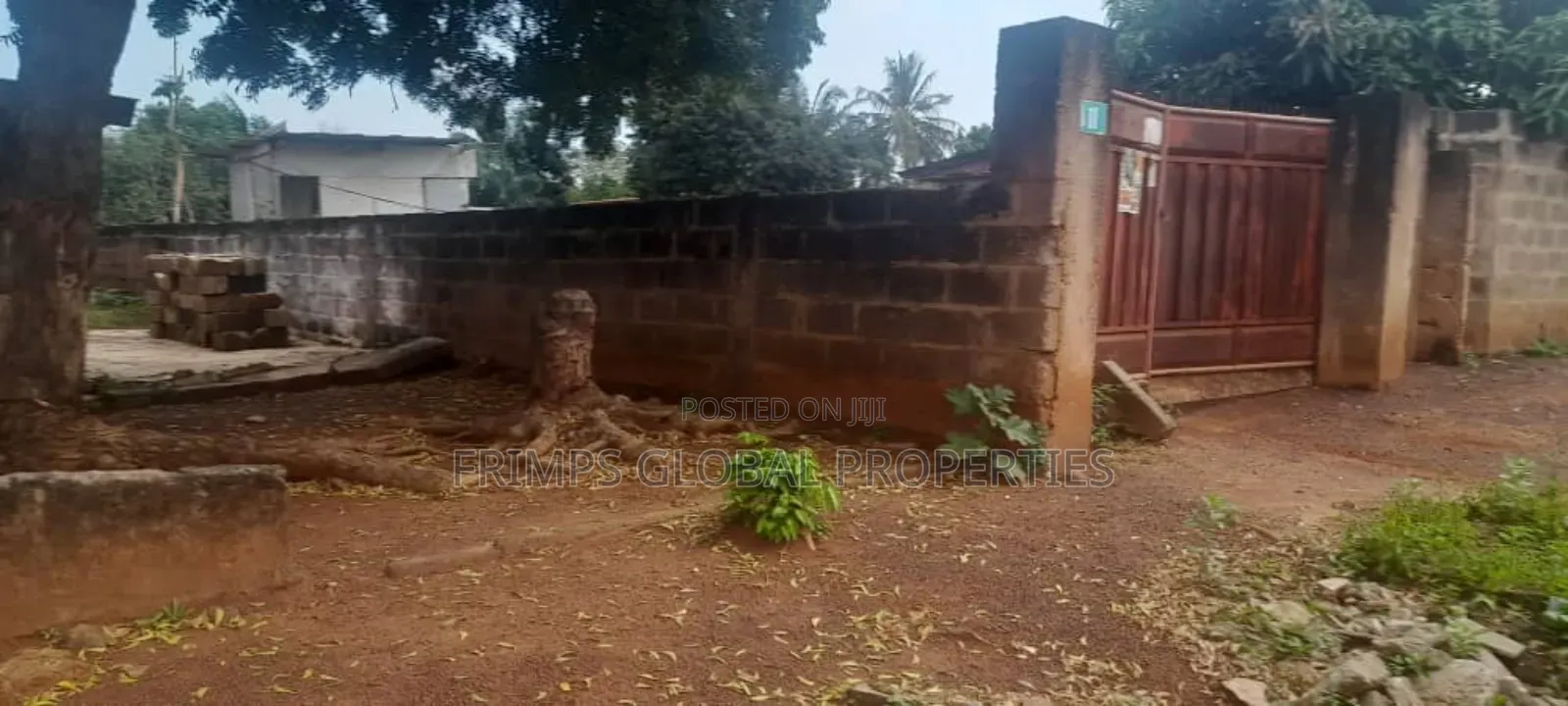 6 Plots Of Land At Lapaz Near Papaye Ecobank For Sale