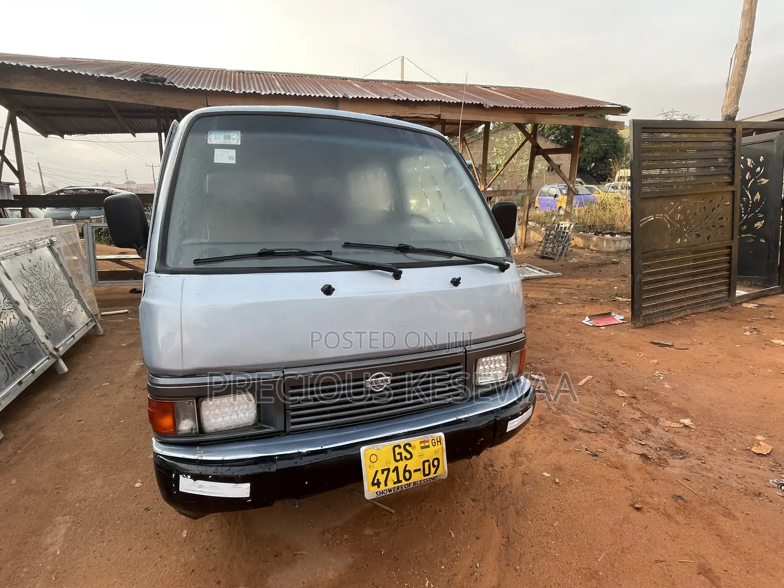 Nissan Caravan (Urvan) 2009 Silver