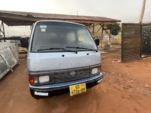 Nissan Caravan (Urvan) 2009 Silver