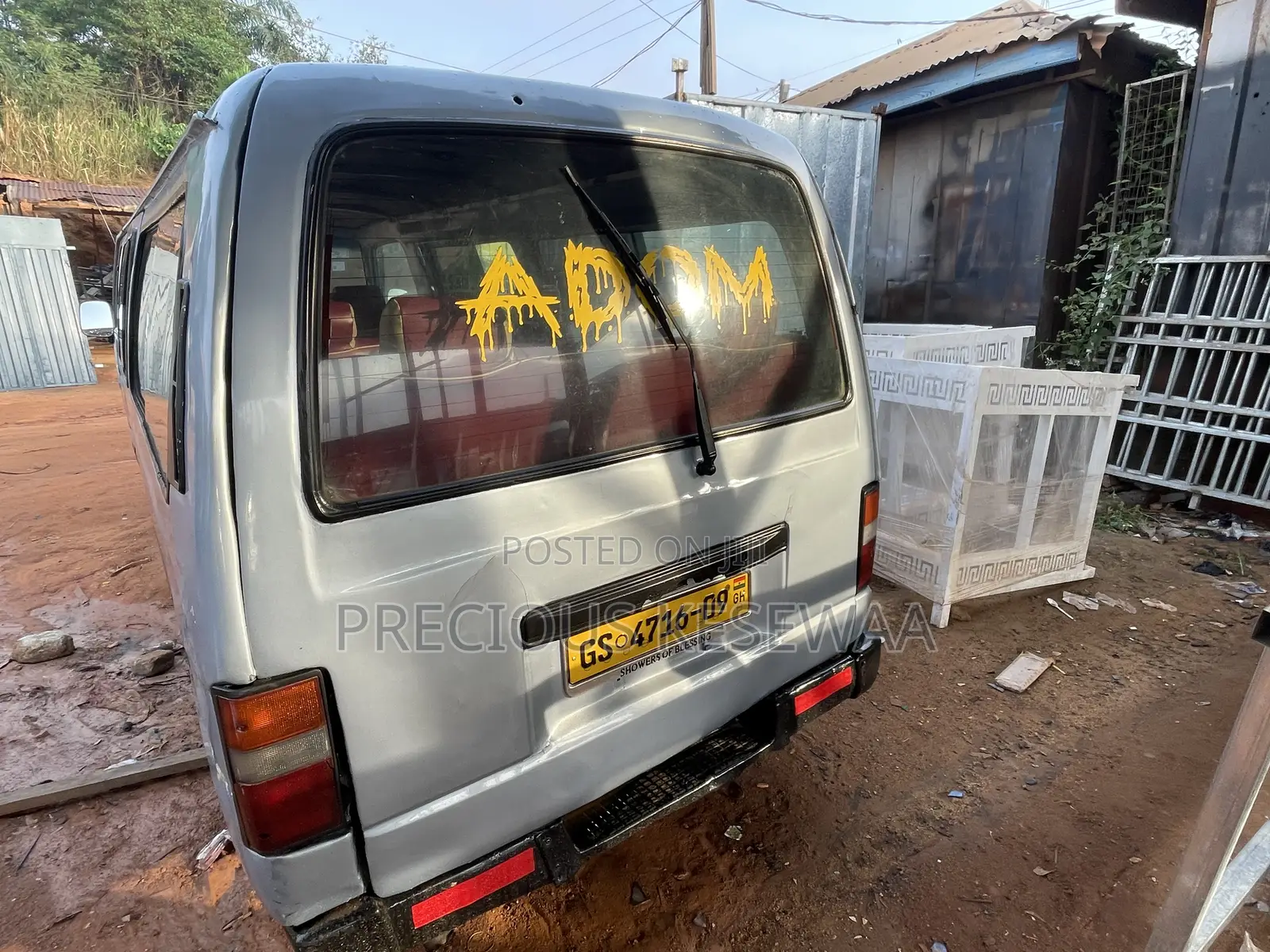 Nissan Caravan (Urvan) 2009 Silver