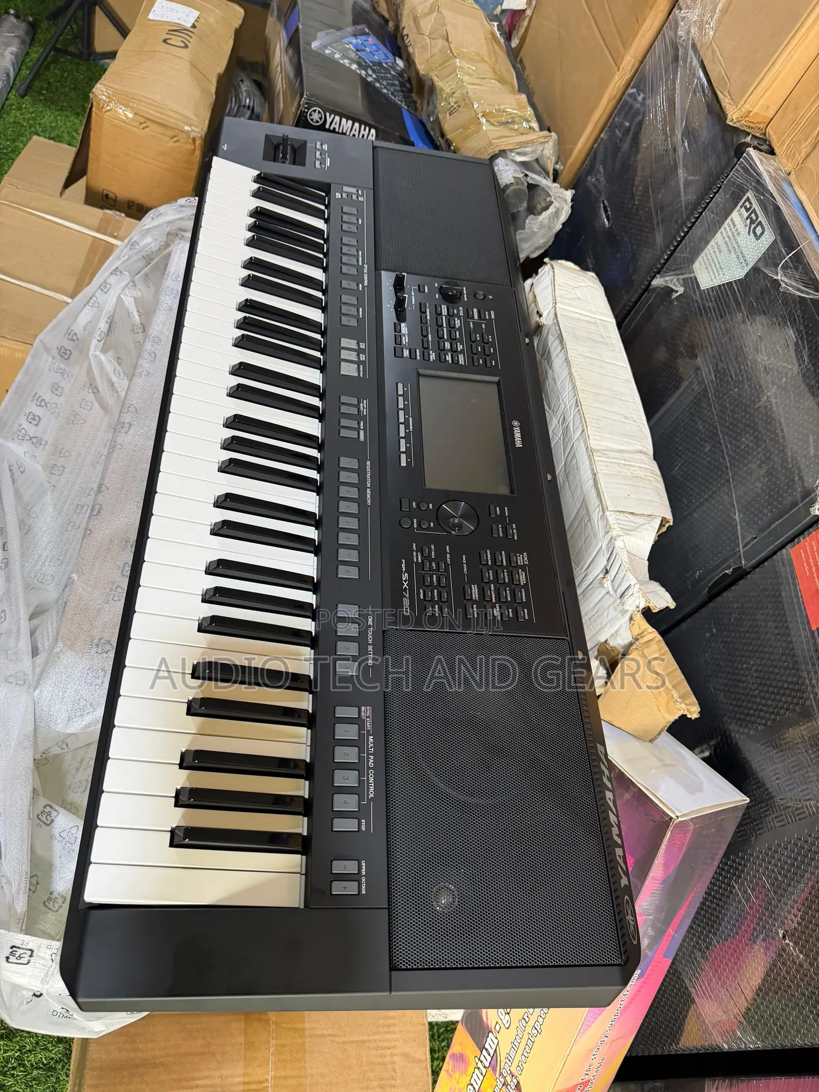 Yamaha PSR-Sx720 Electronic Keyboard