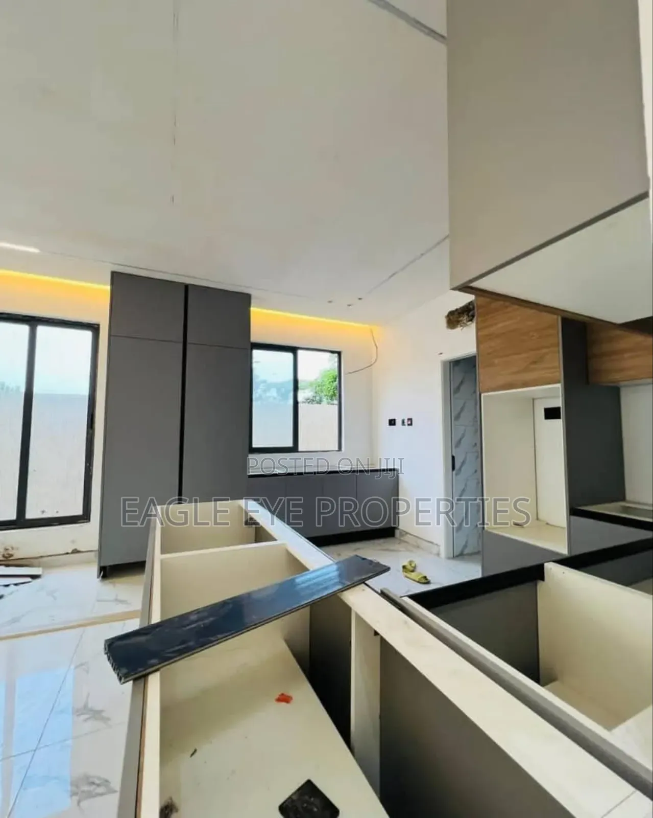 4bdrm House in Adjiriganor for sale