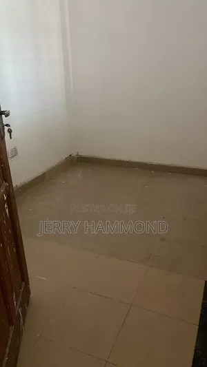 12bdrm Mansion in Osu Oxford Street for sale