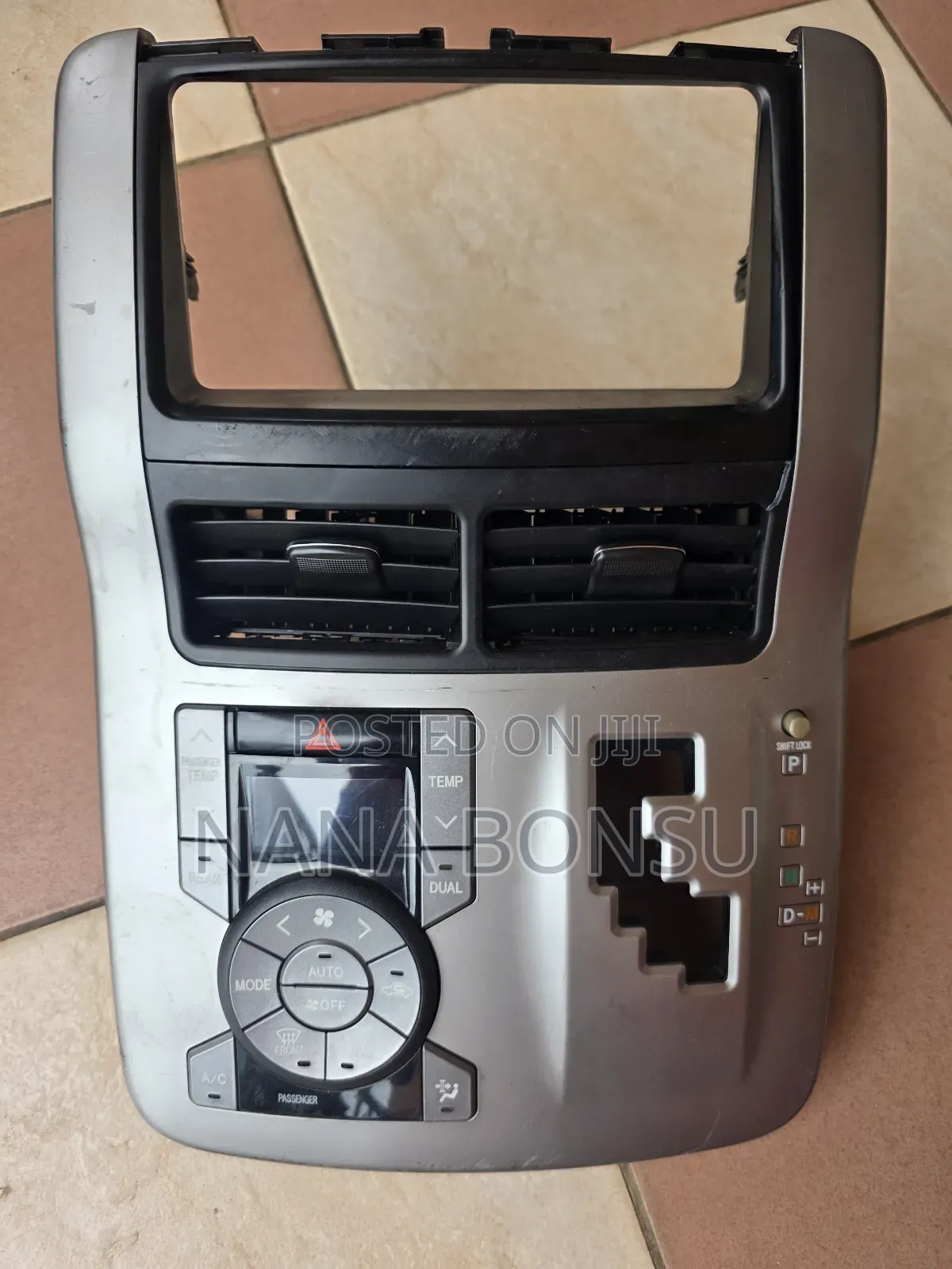 Toyota Voxy Radio Face/ Console
