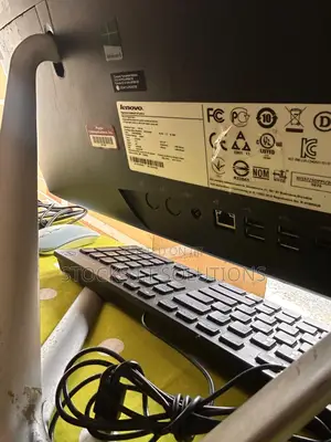 Desktop Computer Lenovo 8GB Intel Core i3 HDD 500GB