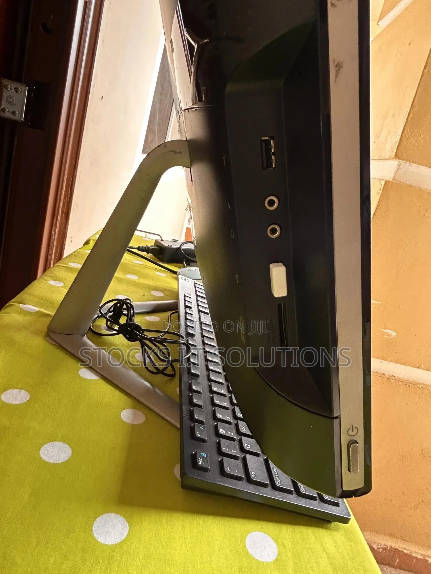Desktop Computer Lenovo 8GB Intel Core i3 HDD 500GB