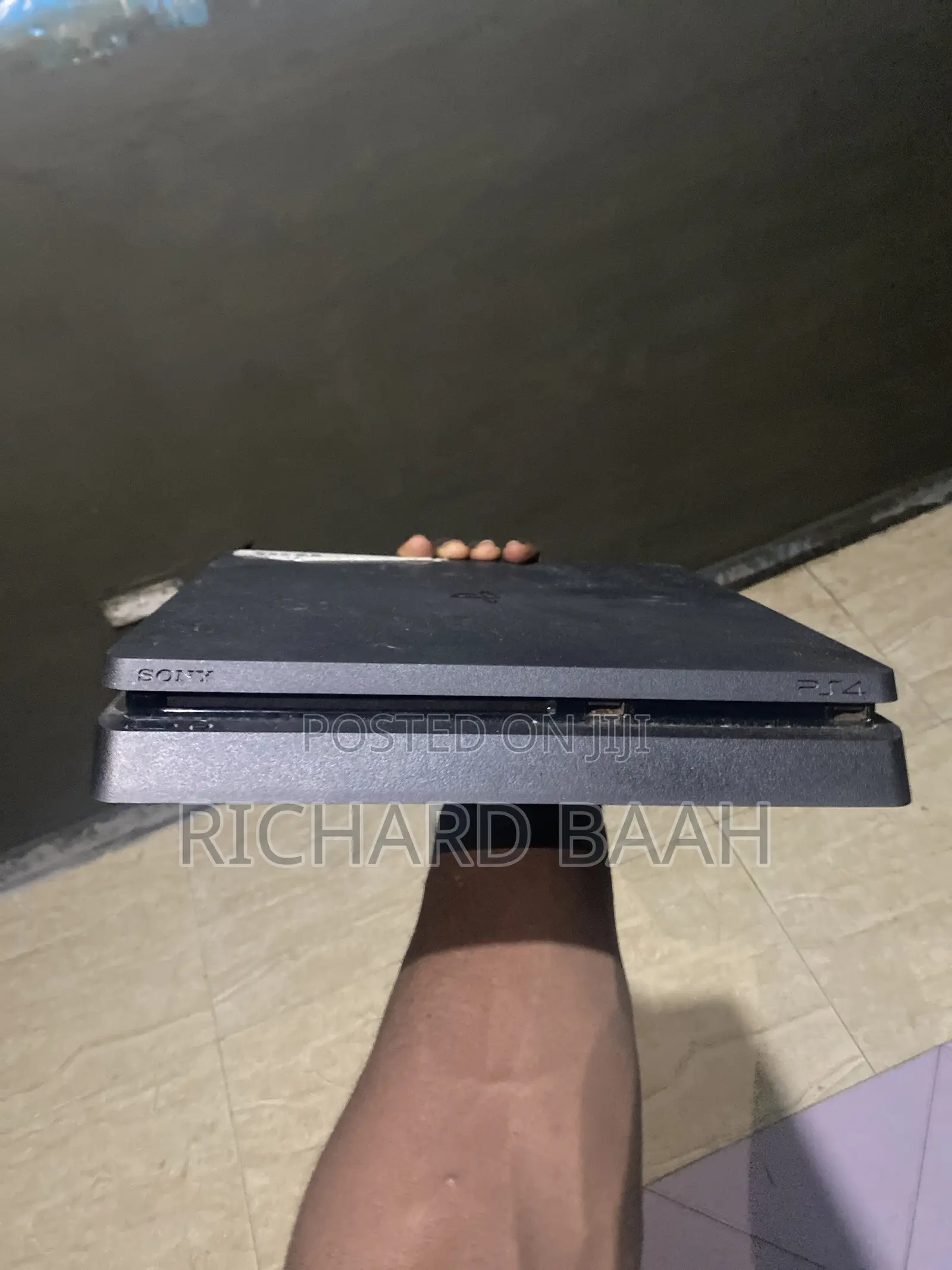 Playstation 4slim