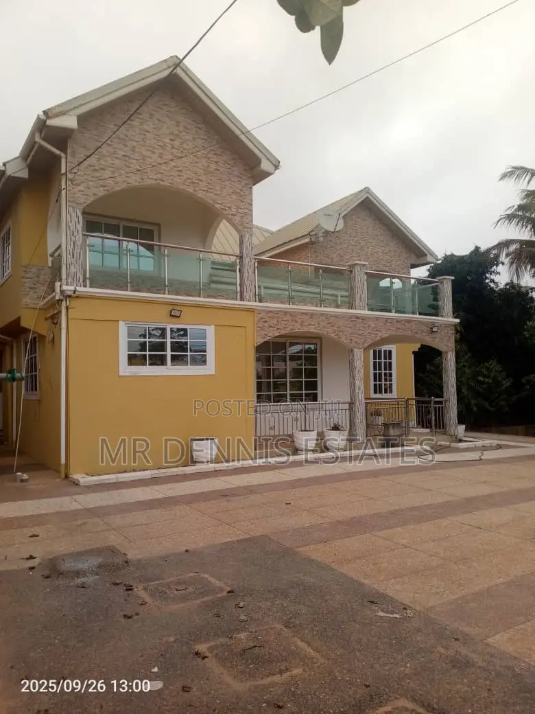 5bdrm House in Westhills Hills Mall for rent
