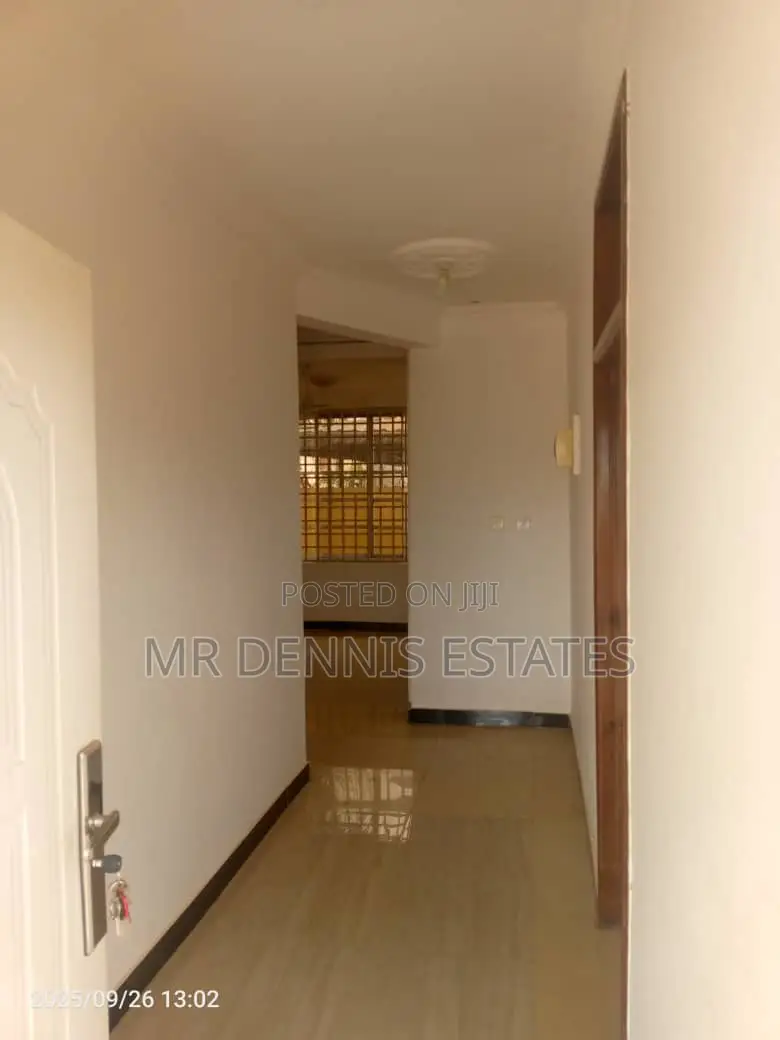 5bdrm House in Westhills Hills Mall for rent