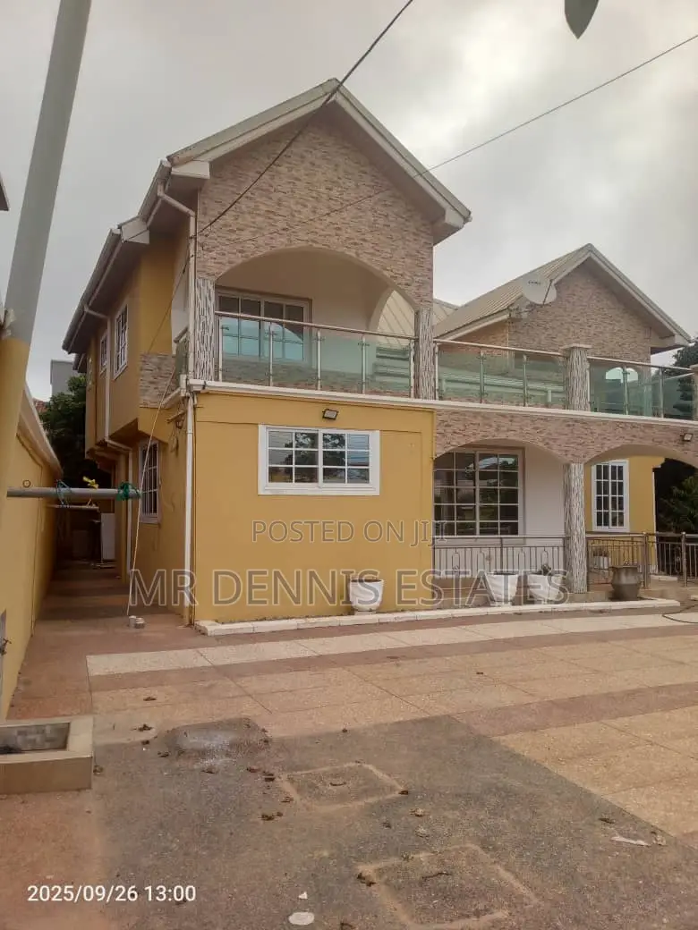 5bdrm House in Westhills Hills Mall for rent