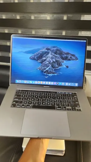 Laptop Apple MacBook Pro 2017 16GB Intel Core i7 SSD 512GB