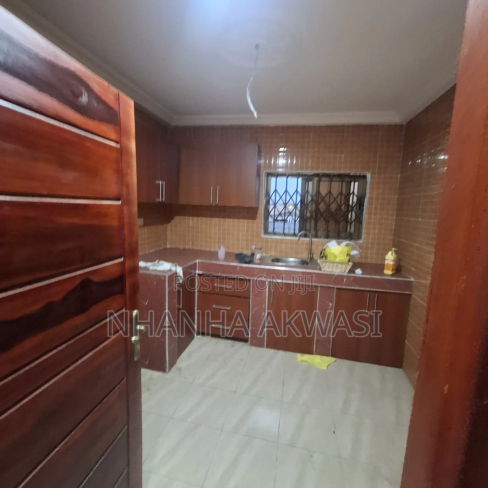 3bdrm Apartment in Lashibi Klagon, Sakumono for rent