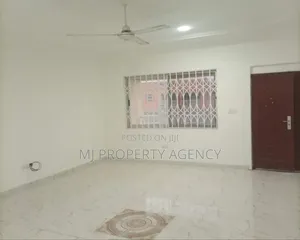 2bdrm Apartment in Community 25, Tema Metropolitan for rent