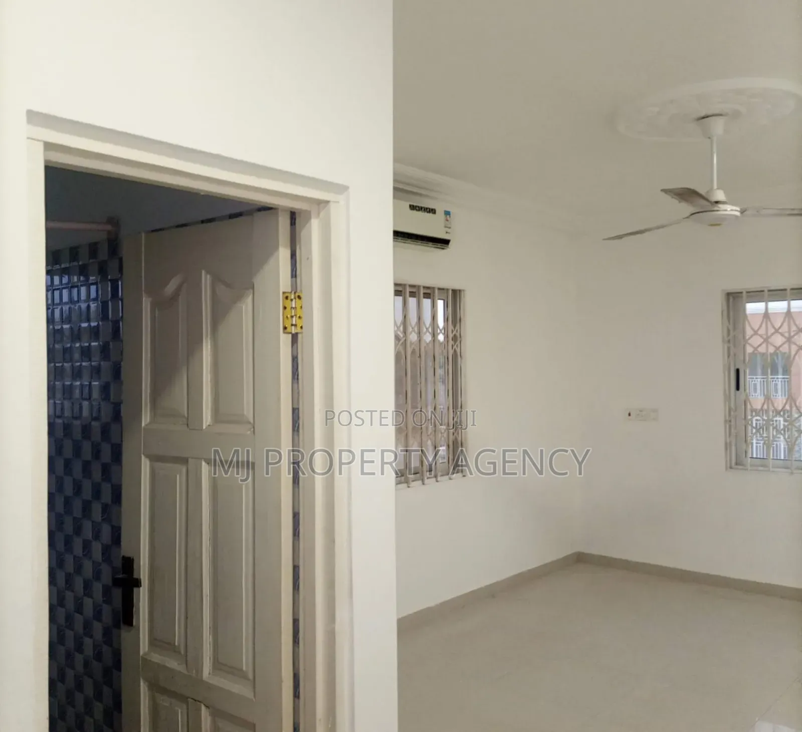 2bdrm Apartment in Community 25, Tema Metropolitan for rent