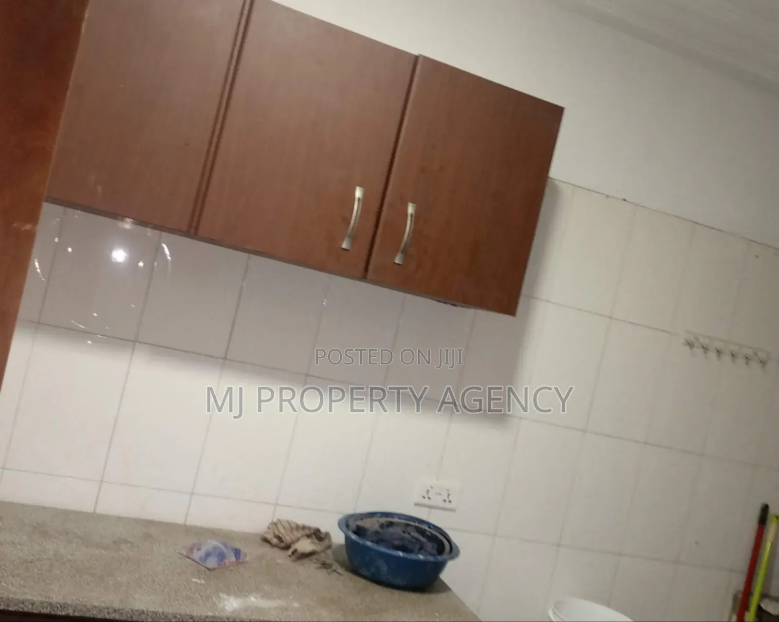 2bdrm Apartment in Community 25, Tema Metropolitan for rent