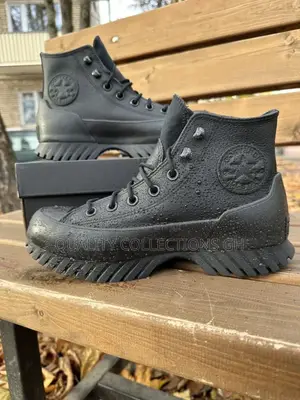 Converse Black Sneaker