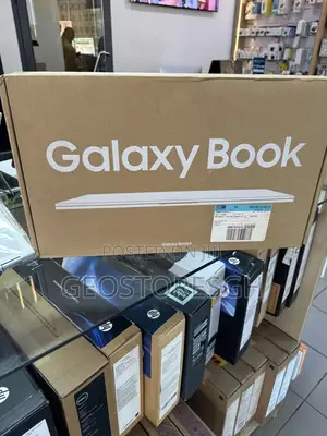 New Laptop Samsung 16GB Intel Core Ultra 7 SSD 512GB