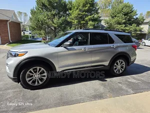Ford Explorer XLT 2021 Silver