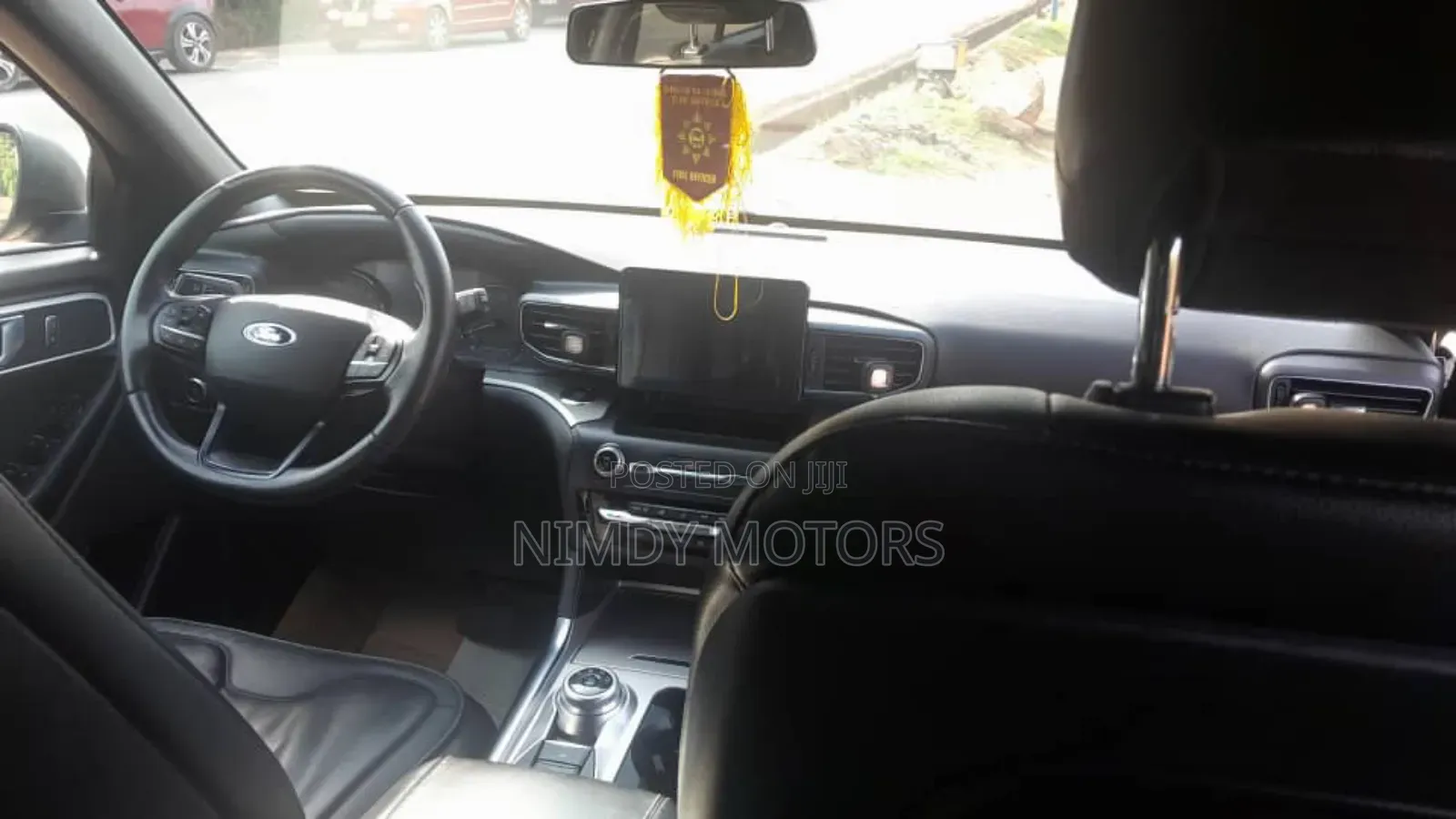 Ford Explorer XLT 2021 Silver