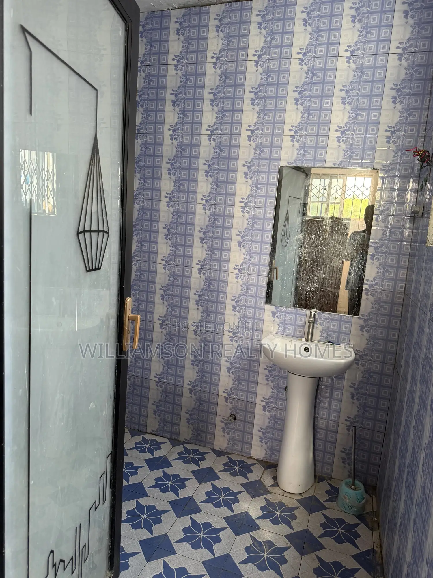 1bdrm Apartment in Hfc Estate Area, Spintex for rent