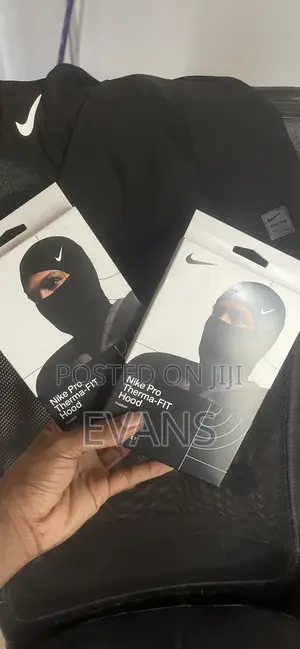 Nike Pro Therma-Fit Hood